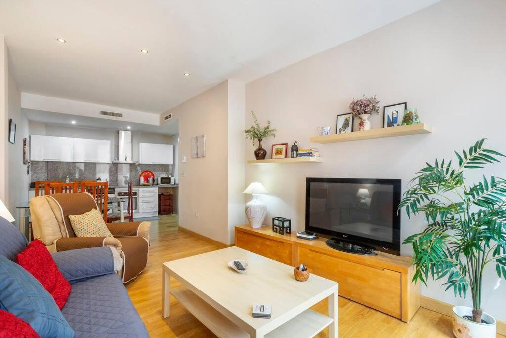 Marieta Apartment By The Castle With Ac Alicante Esterno foto